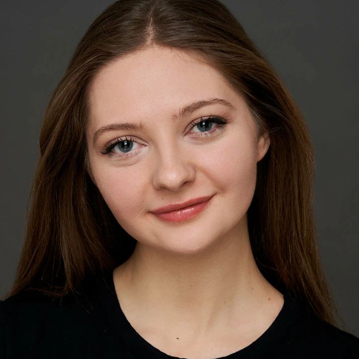 Кристина Фадеева. Заказать озвучку женским голосом